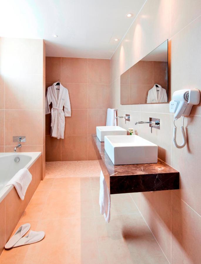 Gold Lagoon Kosher Hotel Paphos Esterno foto