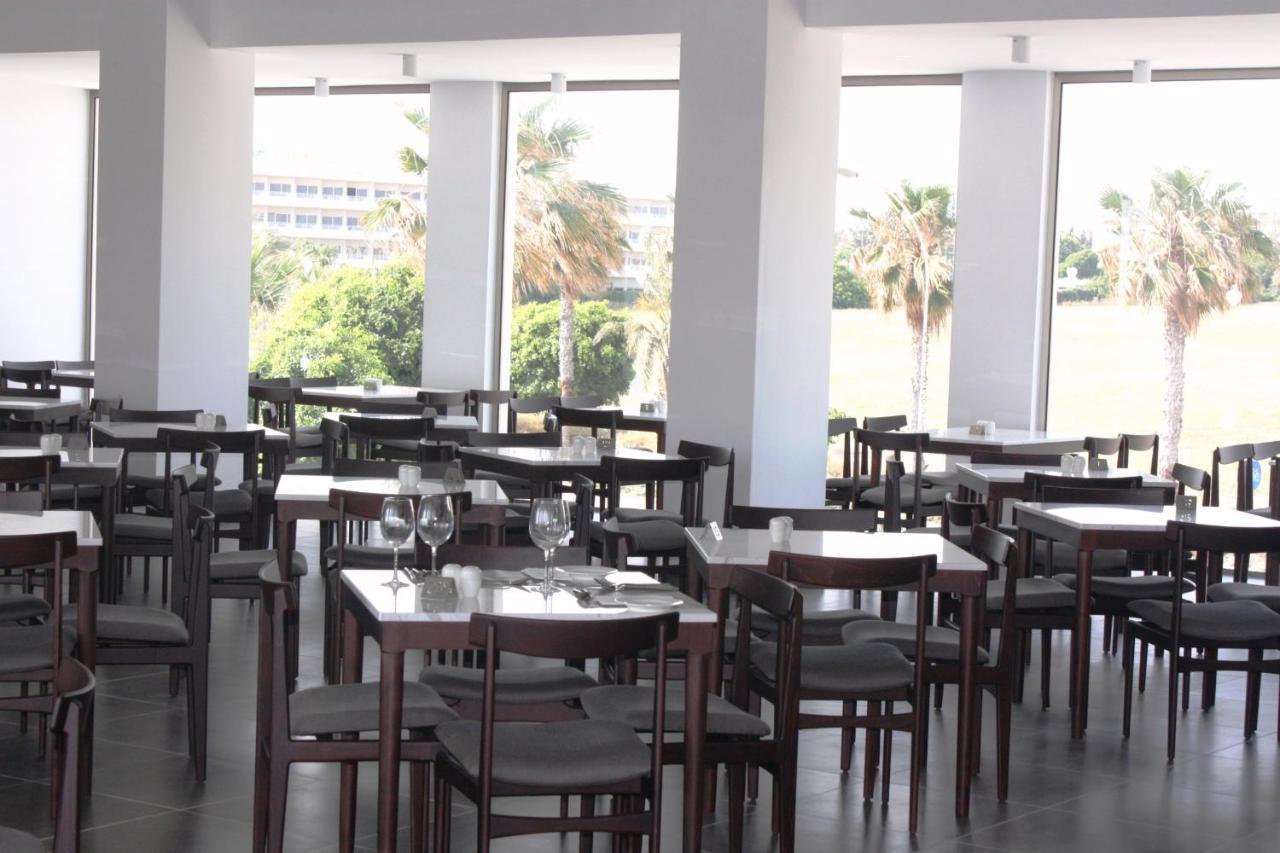 Gold Lagoon Kosher Hotel Paphos Esterno foto