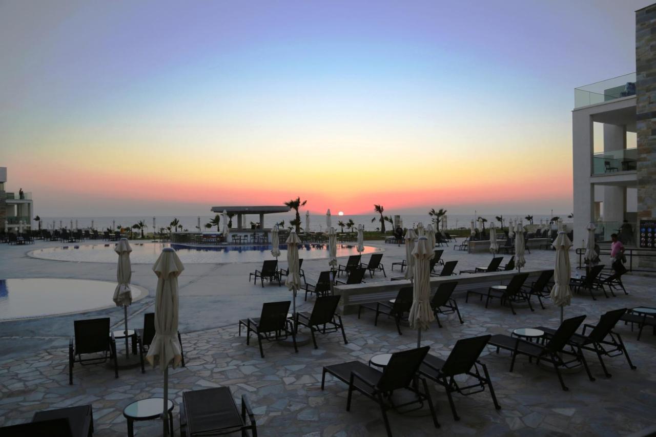 Gold Lagoon Kosher Hotel Paphos Esterno foto